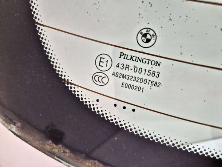 BMW 3 E90 E91 (2005 - 2012)  43R001583 Заднее стекло