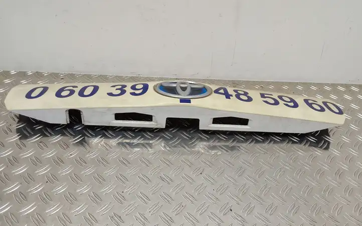 Toyota Prius+ (ZVW40) (2011 - 2018) 7680147140 Подсветка номера — фото 2