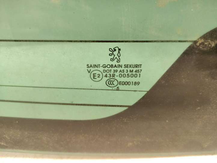 Peugeot 407 (2004 - 2011)  43R005001 Заднее стекло