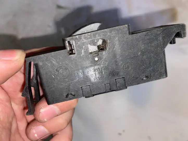 BMW 3 E46 (1998 - 2005) 03120330 Кнопка стеклоподъемников — фото 4