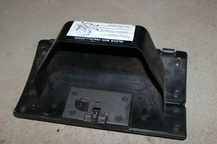 Jeep Wrangler (1996 - 2006) 5DP56LAZ Крышка бардачка — фото 2