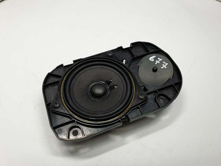 BMW 5 G30 G31 (2016 - )  6809380 Потолочный динамик