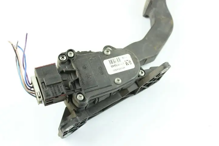 Chevrolet Colorado (2004 - 2010) 15183948 Педаль акселератора — фото 2