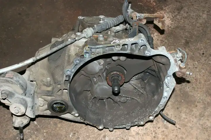 Toyota Corolla Verso E121 (2004 - 2007) Механическая коробка передач, 6 передач — фото 1