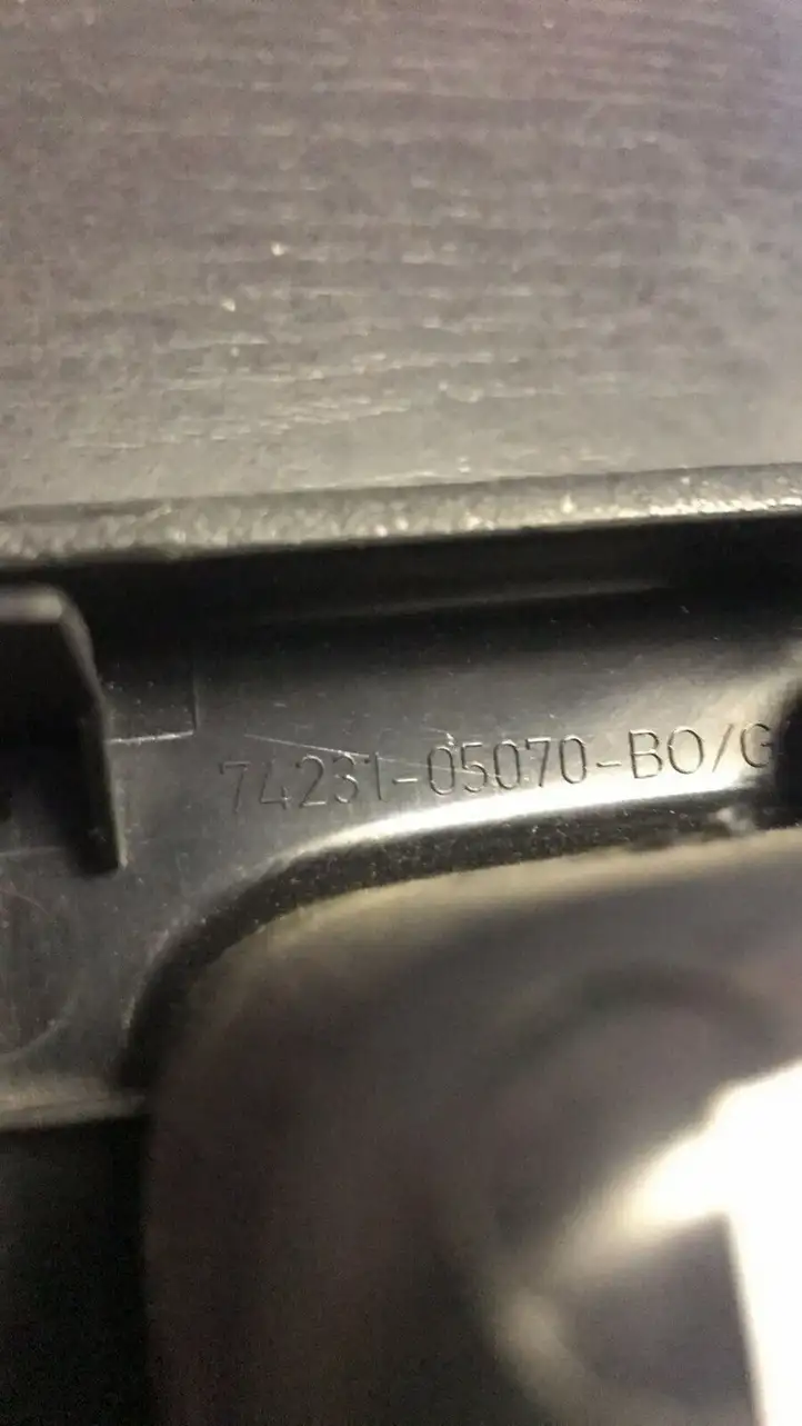 Toyota Avensis T220 (2000 - 2003) 7423105070 Блок кнопок стеклоподъемников — фото 4