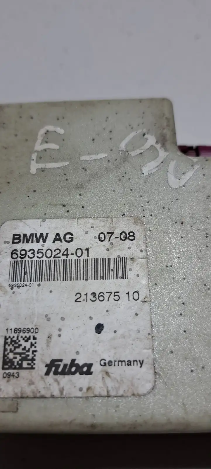 BMW 5 E60 E61 (2004 - 2010) 6935024 Усилитель антенны — фото 2