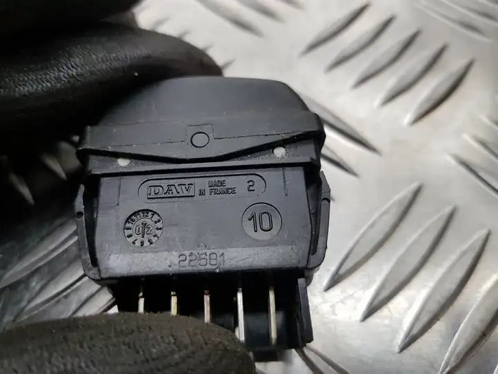 Citroen Xsara Picasso (1999 - 2012) 22681 Блок кнопок стеклоподъемников — фото 5
