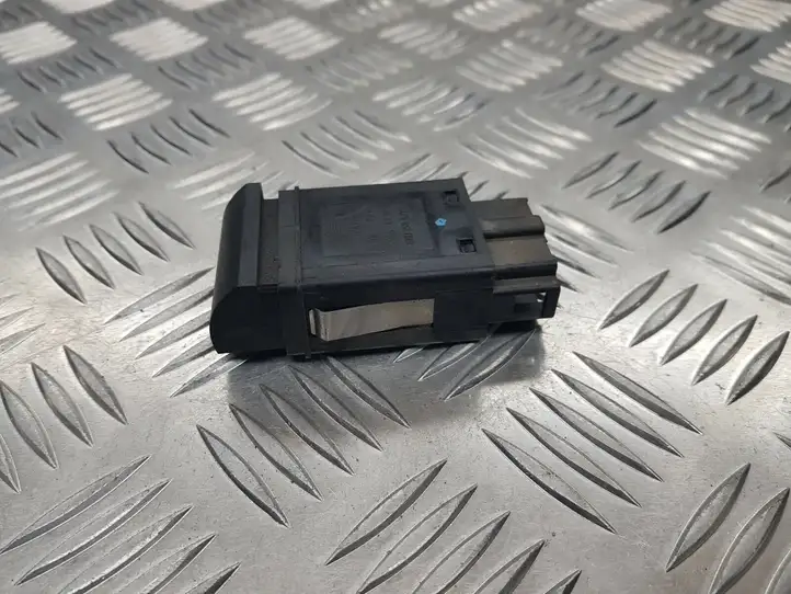 Seat Ibiza II (6k) (1999 - 2002) 6K0959621 Кнопка обогрева стекла — фото 2