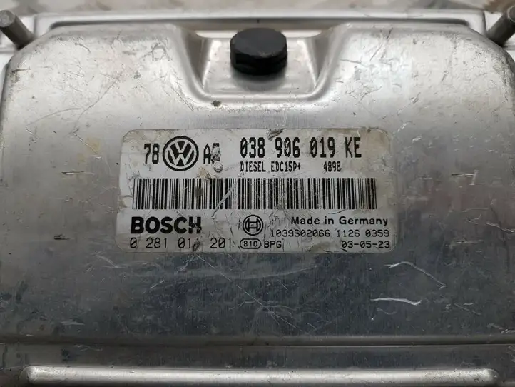 Volkswagen PASSAT B5.5 (2001 - 2005) 038906019KE Блок управления двигателем (ЭБУ) — фото 5