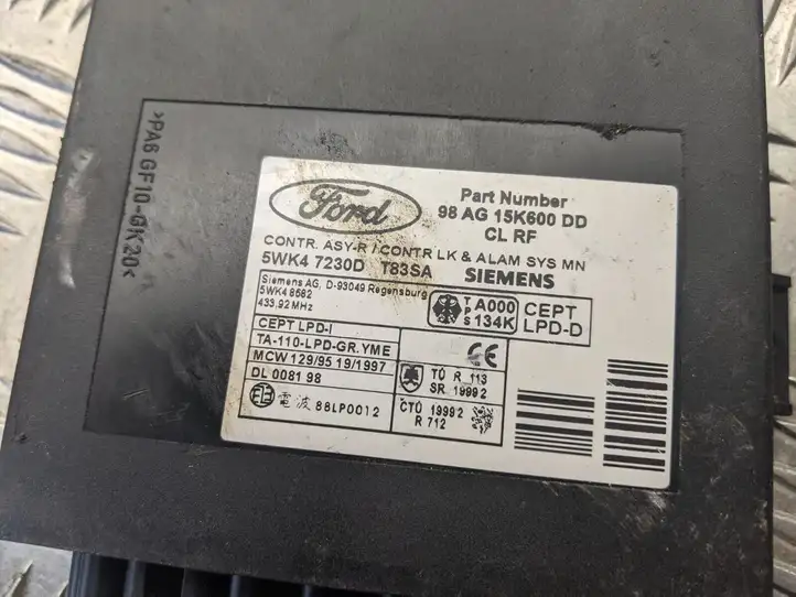 Ford Focus (1998 - 2004) 98AG15K600D Модуль комфорта — фото 5