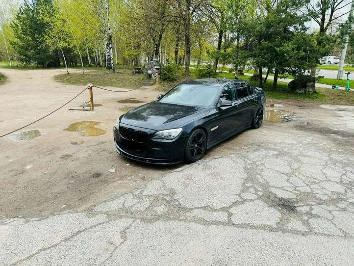 BMW 7 F01 F02 F03 F04 (2008 - 2016)  685112601 Передний амортизатор