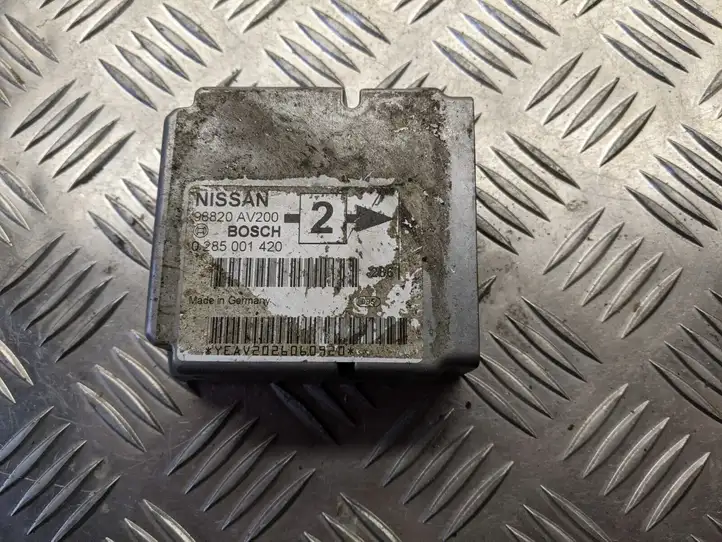 Nissan Primera (2001 - 2008) 98820AV200 Датчик удара SRS — фото 1