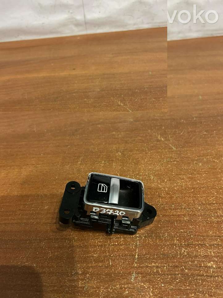 Mercedes-Benz S W221 (2005 - 2013)  A2218704579 Кнопка крюка в багажнике
