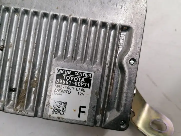 Toyota Yaris (2014 - 2019) MB2756000640 Блок управления двигателем (ECU) — фото 6