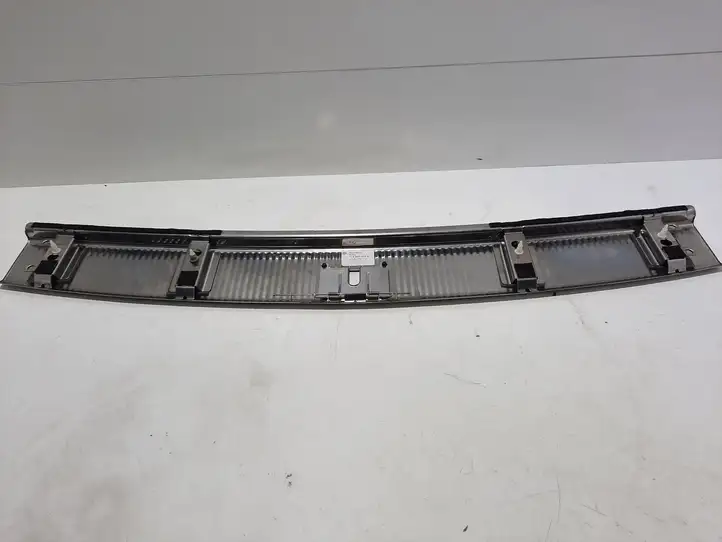 Volkswagen Touareg I (2002 - 2010) 7L6863459B Отделка порога багажника — фото 2