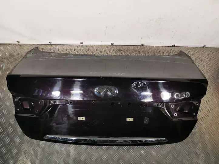 Infiniti Q50 (2013 - 2018) Крышка багажника — фото 1