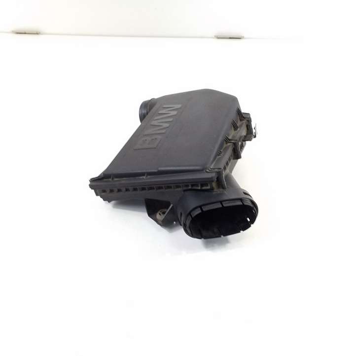 BMW 5 F10 F11 (2009 - 2016)  7604404 Коробка воздушного фильтра
