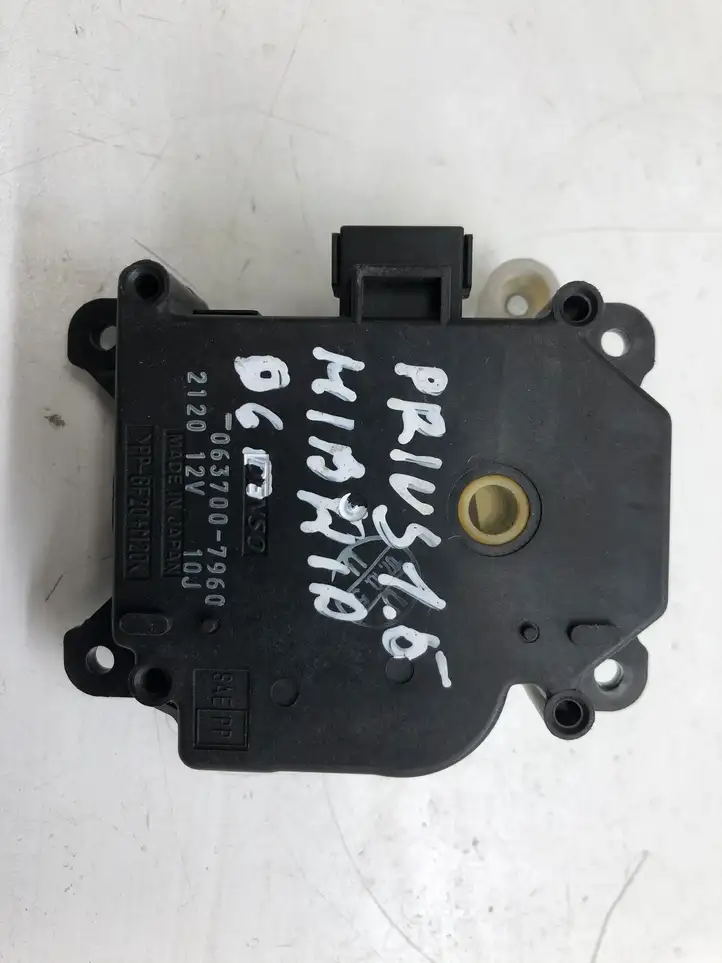 Toyota Prius (XW20) (2003 - 2009) 0637007960 Двигатель задвижки потока воздуха — фото 1