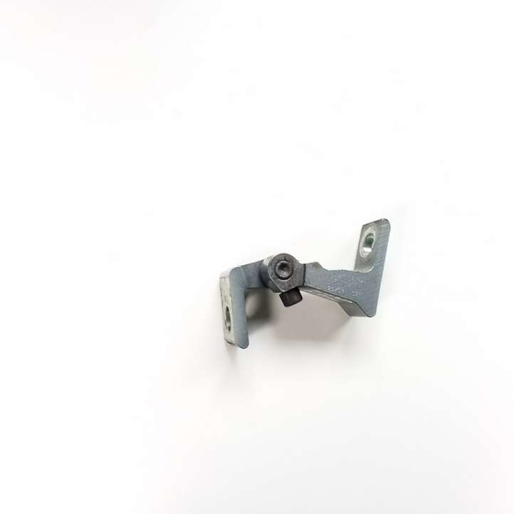 Audi A4 (2007 - 2011)  8K0831402B Нижняя петля передней двери