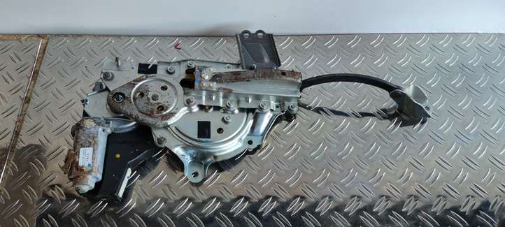 Lexus RX 450h (2012 - 2015)  42711010640 Притягиватель задней крышки