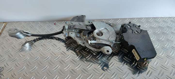 Lexus RX 450h (2012 - 2015)  42711010640 Притягиватель задней крышки