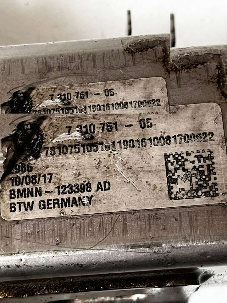 BMW 3 F30 F35 F31 (2012 - 2018)  781075105 Охладитель EGR