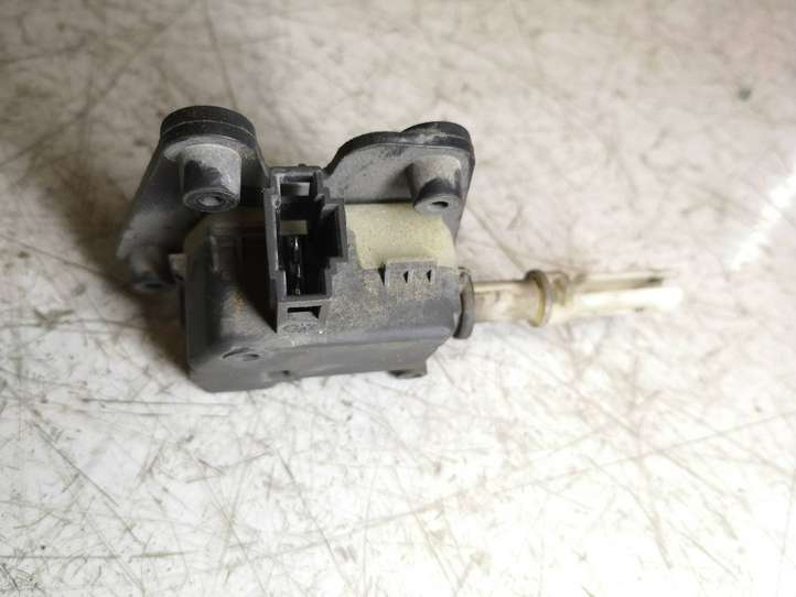 Audi A4 (2000 - 2006)  8E9827833 Привод замка задней двери