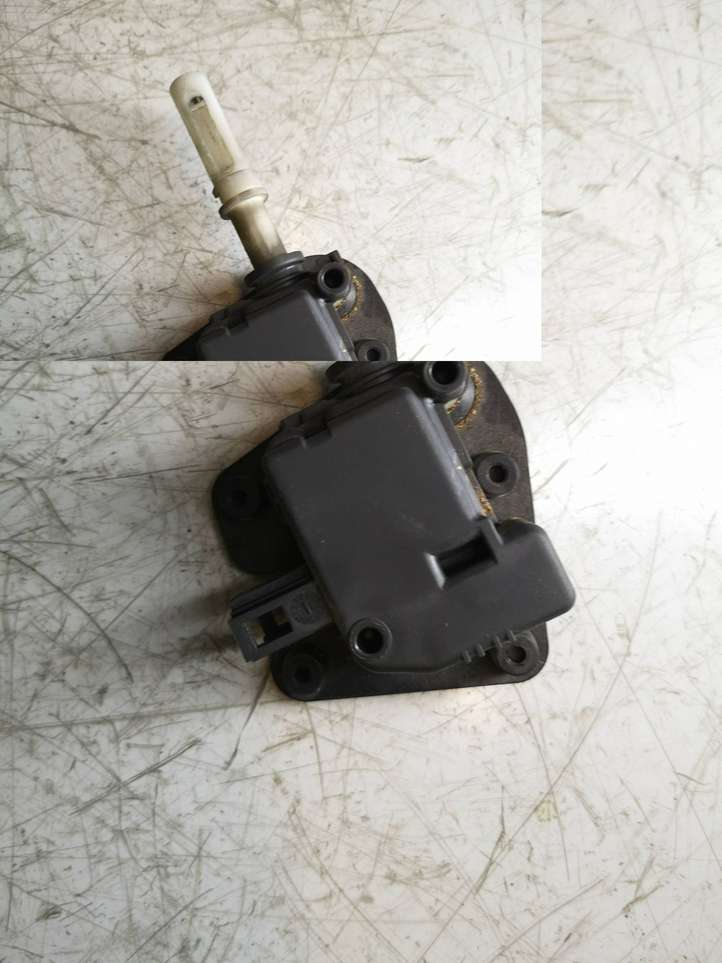 Audi A4 (2000 - 2006)  8E9827833 Привод замка задней двери