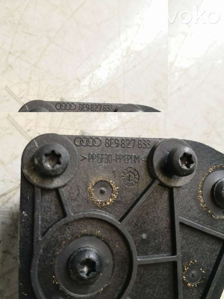 Audi A4 (2000 - 2006)  8E9827833 Привод замка задней двери
