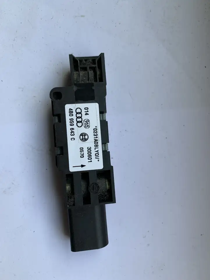 Audi A6 S6 C5 4B (2001 - 2004) 4B0959643C Датчик удара SRS — фото 1