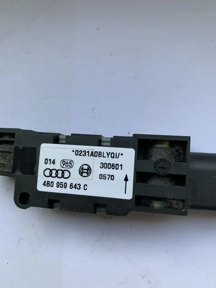 Audi A6 S6 C5 4B (2001 - 2004) 4B0959643C Датчик удара SRS — фото 2