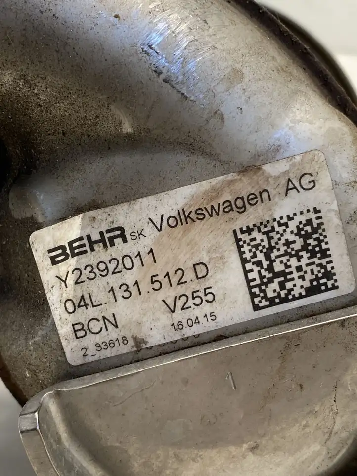 Volkswagen Golf VII (2013 - 2019) 04L131512D Охладитель клапана EGR — фото 5