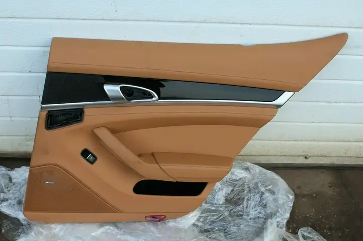 Porsche Panamera (970) (2009 - 2013) Обшивка задней двери — фото 1