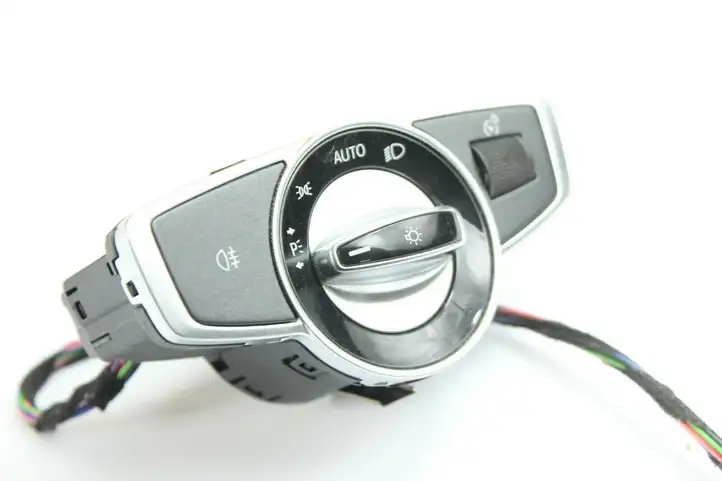 Mercedes-Benz C W205 (2014 - 2021) A2059057007 Включатель фонарей — фото 2
