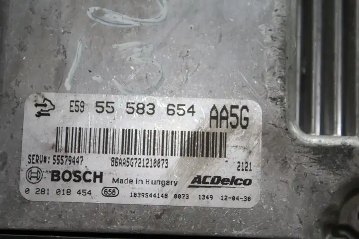 Opel Astra J (2009 - 2012) 55583654 Блок управления двигателем (ЭБУ) — фото 3