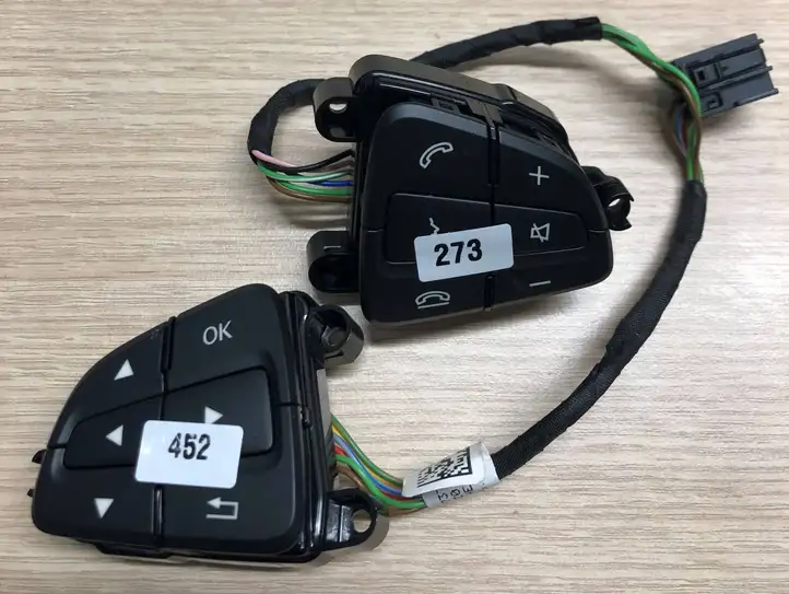 Mercedes-Benz GLE W166/C292 (2015 - 2019) A0999050700 Кнопки на рулевом колесе — фото 1