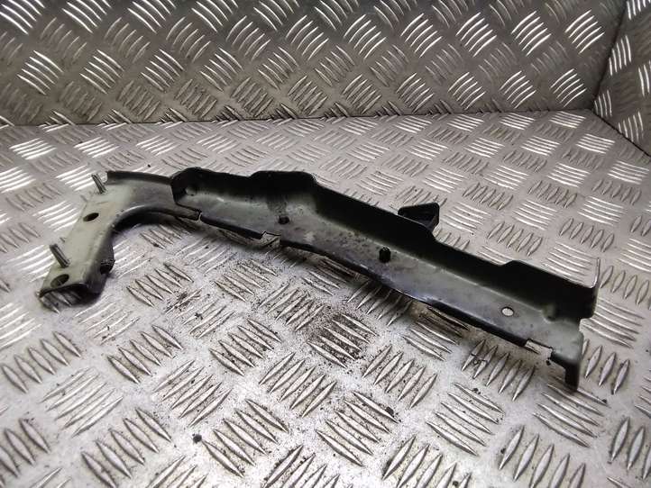 Audi A5 (2007 - 2011)  8T0821135C Держатель крыла