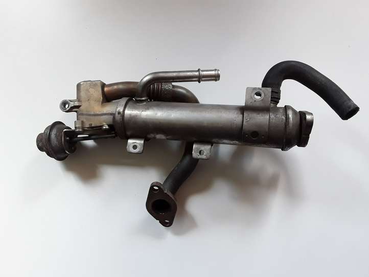 Audi A4 (2011 - 2015)  03L131512AB Охладитель EGR
