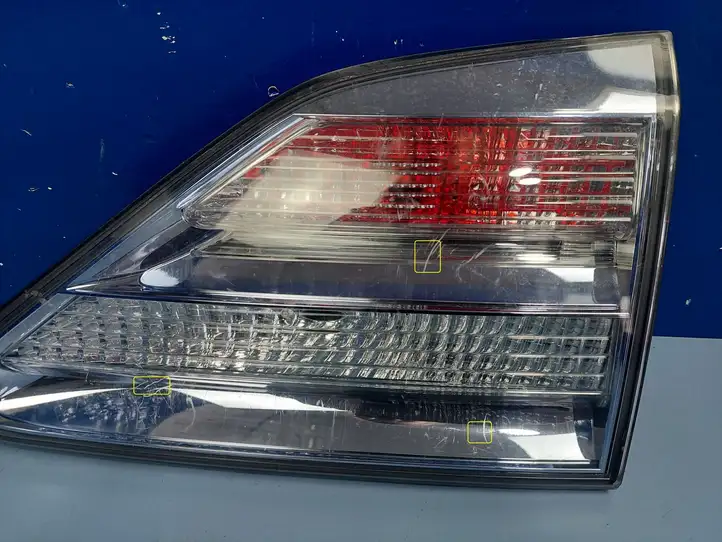 Lexus RX 450H (2008 - 2012) 8158148130 Задний фонарь в крышке багажника — фото 3