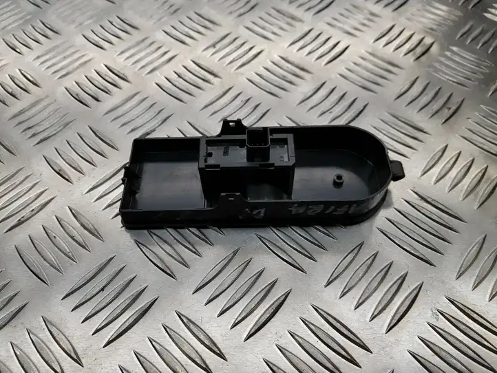 Opel Astra H (2004 - 2009) 03459160 Блок кнопок стеклоподъемников — фото 3