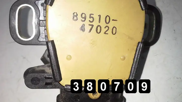 Toyota Prius (NHW20) (2003 - 2009) 8951047020 Педаль акселератора — фото 4