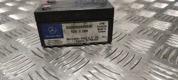 Mercedes-Benz CLA C117,X117,W117 (2013 - 2019) N000000004039 Аккумулятор — фото 1