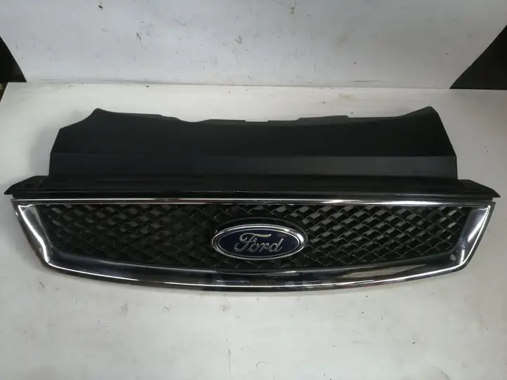 Ford Focus (2005 - 2008) 4M518138AE Верхняя решетка радиатора — фото 1