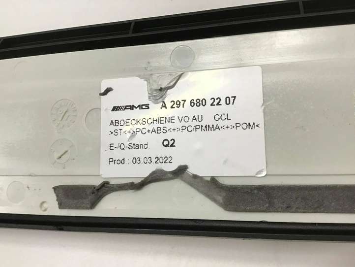 Mercedes-Benz EQE v295 (2022 - )  A2976802207 Отделка переднего порога (внутренняя)