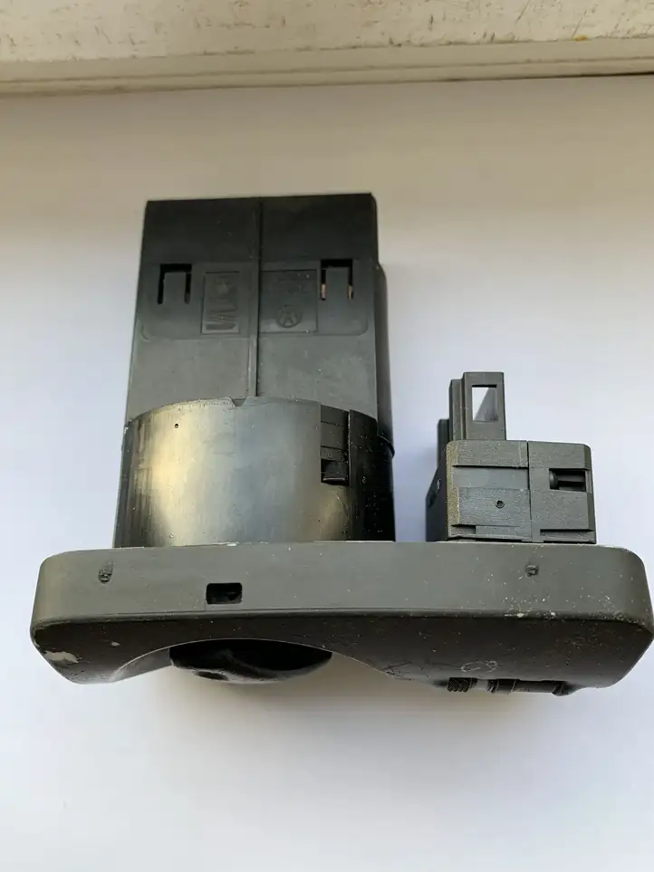 Audi A6 S6 C5 4B (2001 - 2004) 4B941531E Включатель фонарей — фото 2