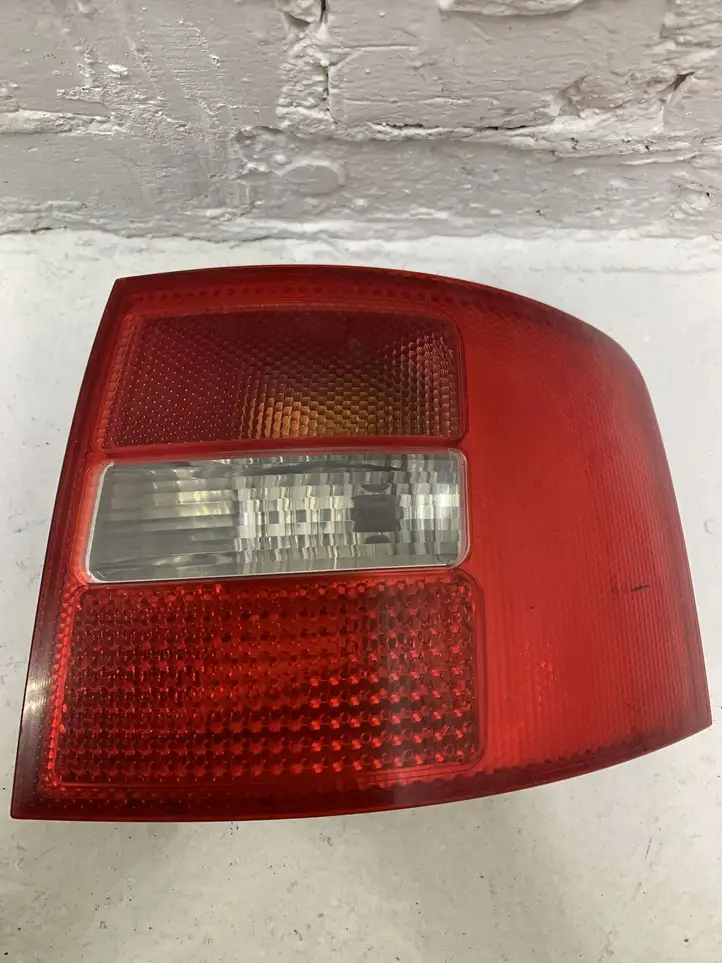 Audi A6 S6 C5 4B (2001 - 2004) 4B9945096 Задний фонарь в кузове — фото 1