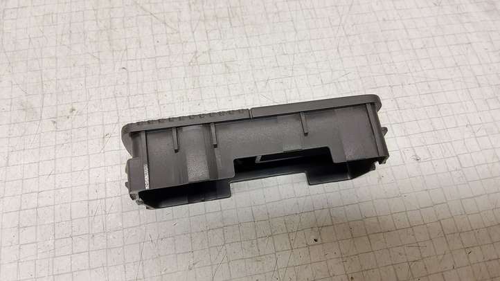 Opel Vectra (2002 - 2005)  24437646 Отделка  кнопки стеклоподъемника