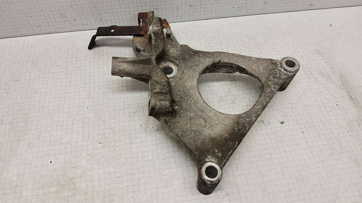 Nissan Almera N16 (2000 - 2010)   Другая деталь отсека двигателя