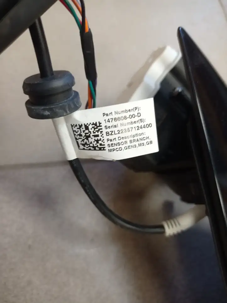 Tesla (2023 - ) 147884400A Крышка зарядного разъема — фото 5