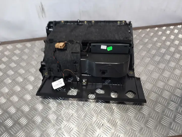 Audi A6 C7 (2011 - 2014) 4G1880302A Вещевой ящик — фото 3